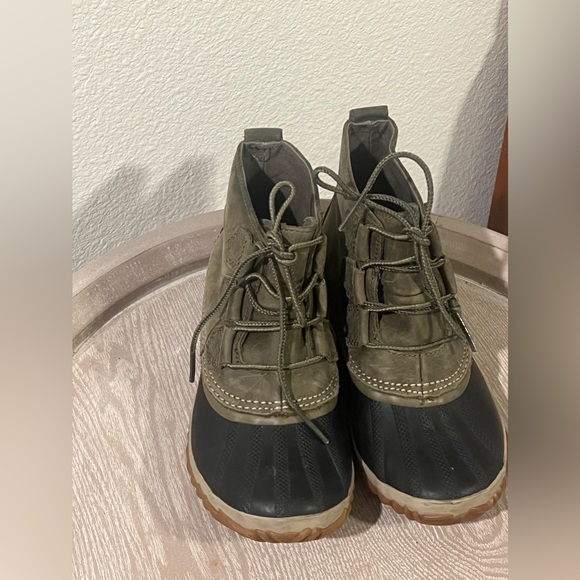 Sorel Waterproof Boots - Picture 3 of 7